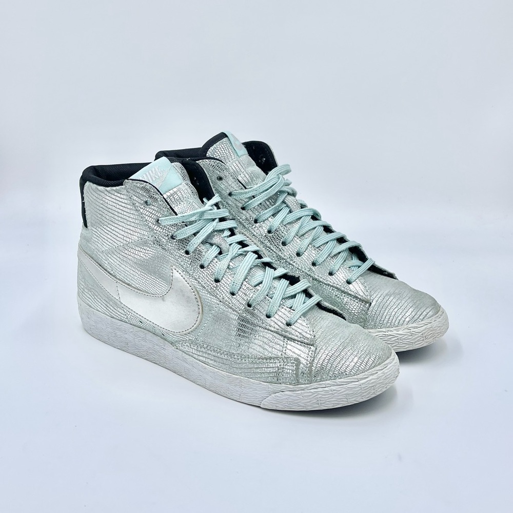 Nike SB Blazer Mid Disco Ball 2013 Silver Sneaker 637990-001 Women’s size 7